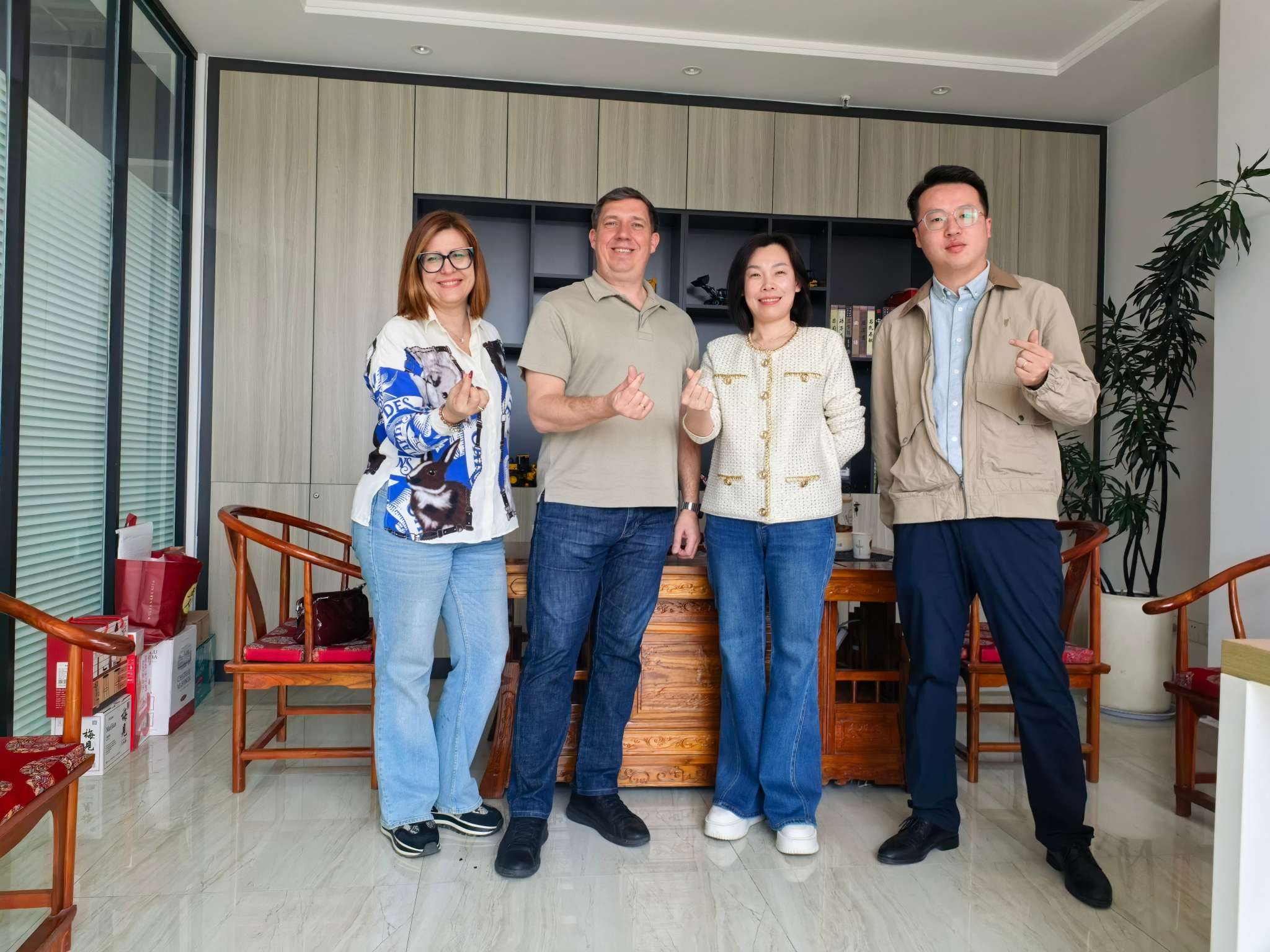 Посещение российских партнеров в компании Jining Yadong Construction Machinery Co, Ltd. Об официальном визите Посещение российских партнеров в компании Jining Yadong Construction Machinery Co, Ltd. Об официальном визите
