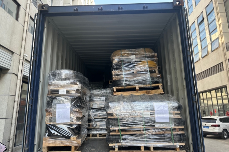 Гусеницы для экскаваторов поставляются большими партиями! Предложение ограничено по времени, уточняйте прямо сейчас! Гусеницы для экскаваторов поставляются большими партиями! Предложение ограничено по времени, уточняйте прямо сейчас!