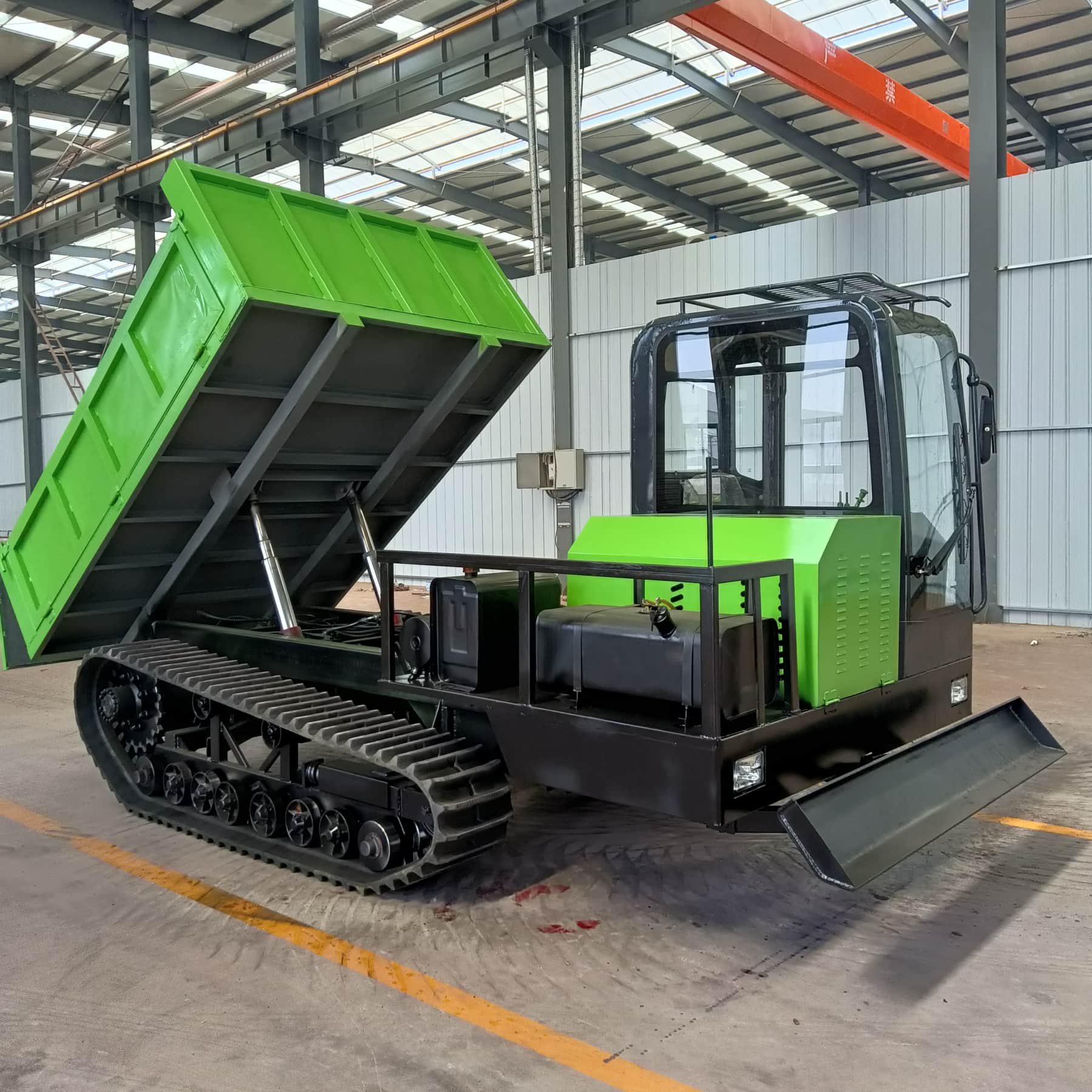 5 тонный гусеничный самосвал  