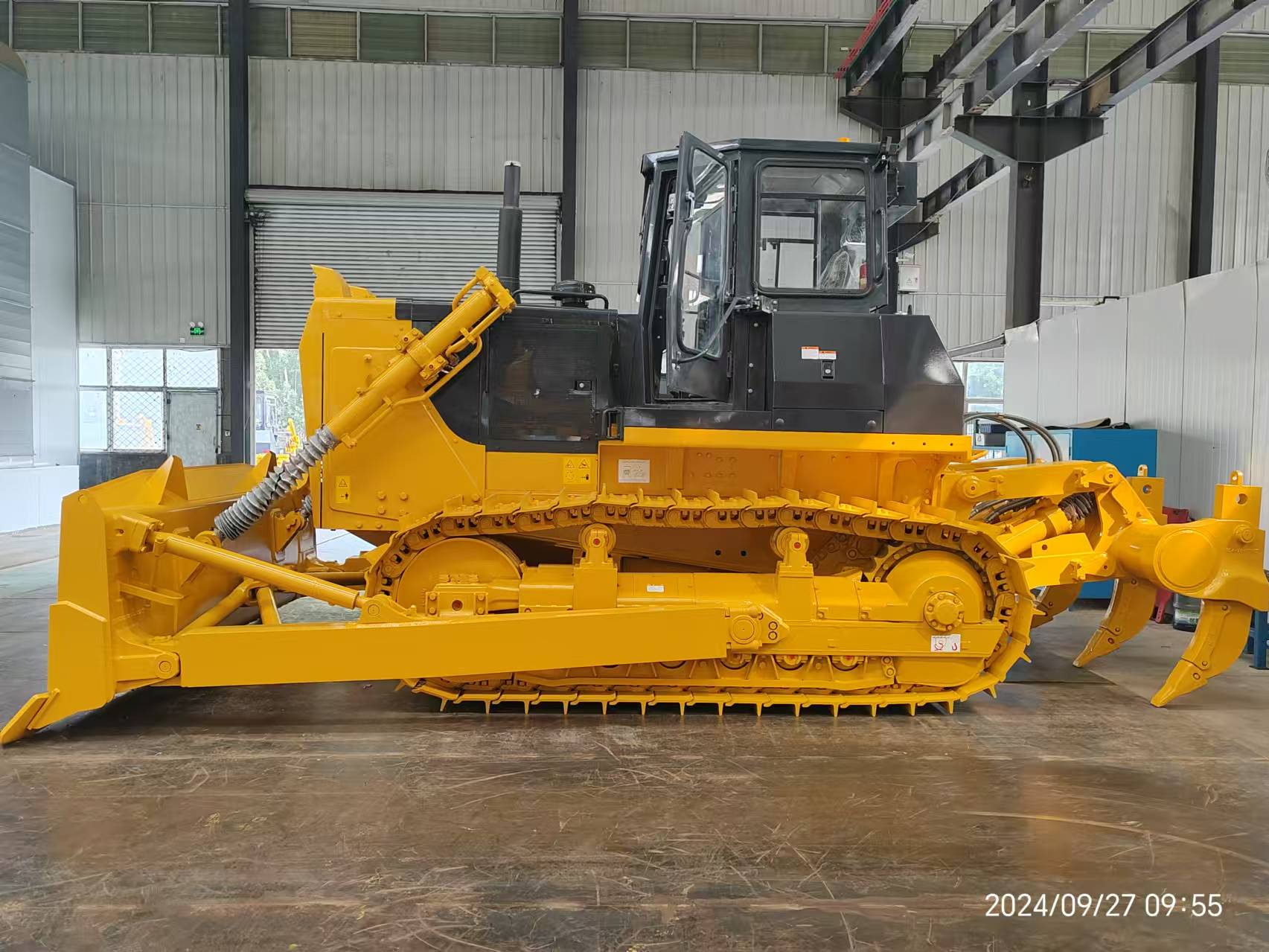 Гусеничный бульдозер SD32 Гусеничный бульдозер SD32