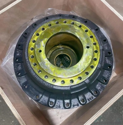 706-75-10402 Reducer of a walking unit