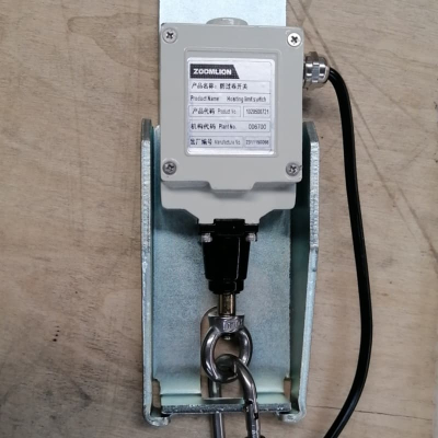 Anti-rollover hazard warning switch