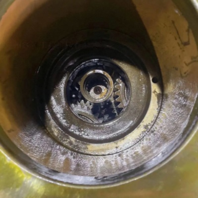 706-75-10402 Reducer of a walking unit