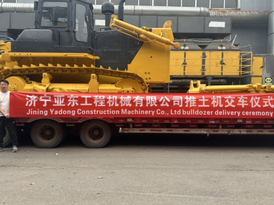 Two SD32 bulldozers are getting ready to head to Africa. Let's get to work!