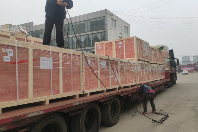 После китайского Нового года объемы заказов остаются высокими! Вся компания работает сообща над созданием лучшей дороги между Китаем и Россией. После китайского Нового года объемы заказов остаются высокими! Вся компания работает сообща над созданием лучшей дороги между Китаем и Россией.