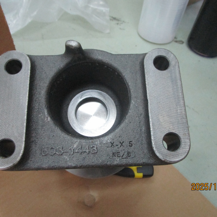 Caterpillar 601-1697 Кронштейн привода вентилятора Caterpillar 601-1697 Кронштейн привода вентилятора