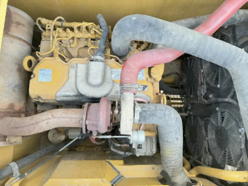 Оригинальный экскаватор CAT 320GC поступил на склад и доступен для поставки в Россию
