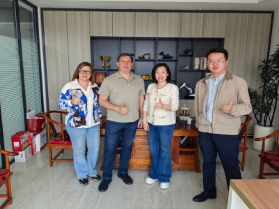 Посещение российских партнеров в компании Jining Yadong Construction Machinery Co, Ltd.