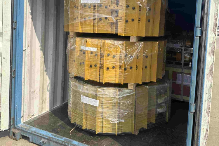 Гусеницы для экскаваторов поставляются большими партиями! Предложение ограничено по времени, уточняйте прямо сейчас! Гусеницы для экскаваторов поставляются большими партиями! Предложение ограничено по времени, уточняйте прямо сейчас!