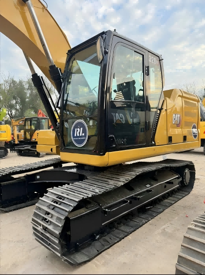 Оригинальный экскаватор CAT 320GC поступил на склад и доступен для поставки в Россию