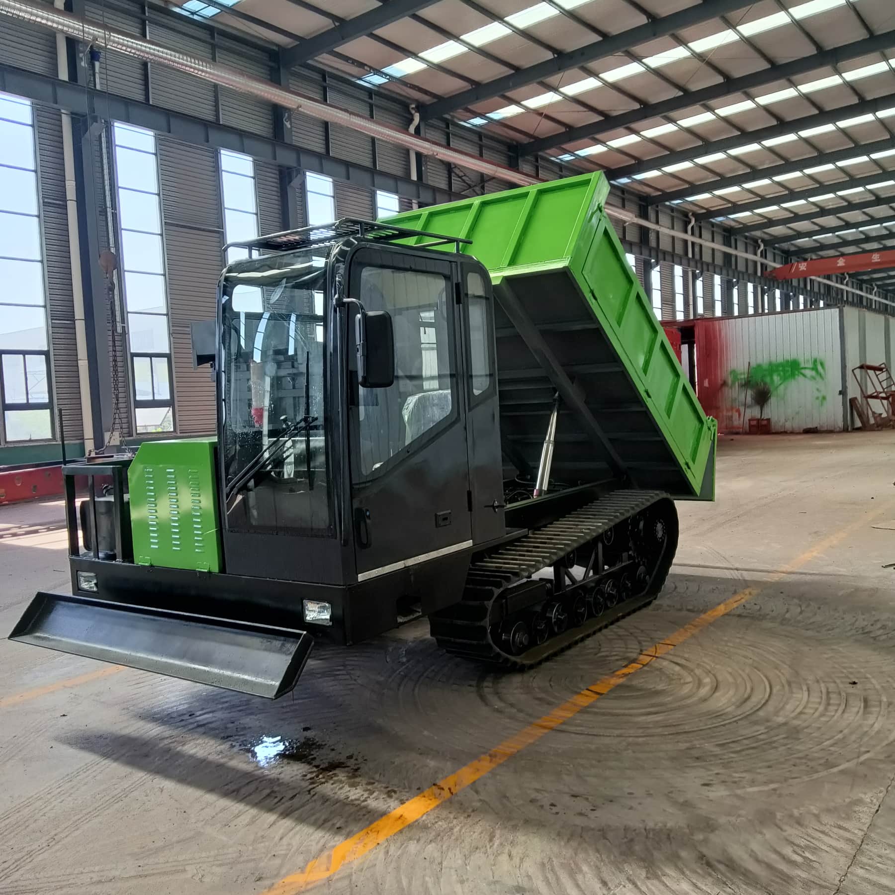 5 тонный гусеничный самосвал 5 тонный гусеничный самосвал